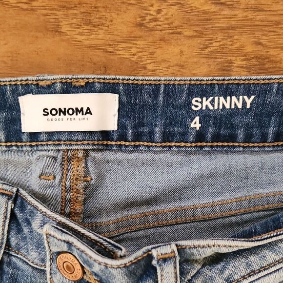 Sonoma Skinny Womens Size 4 Jeans Embroidered Detail - Picture 2 of 6